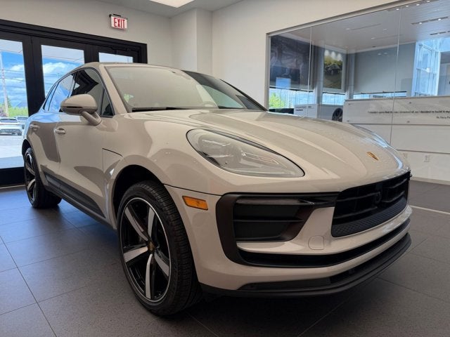 2026 Porsche Macan Base