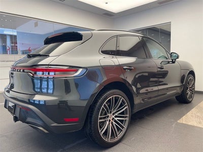 2025 Porsche Macan Base