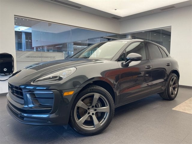 2025 Porsche Macan Base