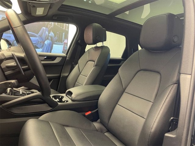 2025 Porsche Cayenne Base