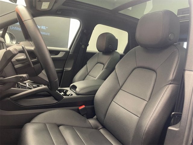 2025 Porsche Cayenne Base