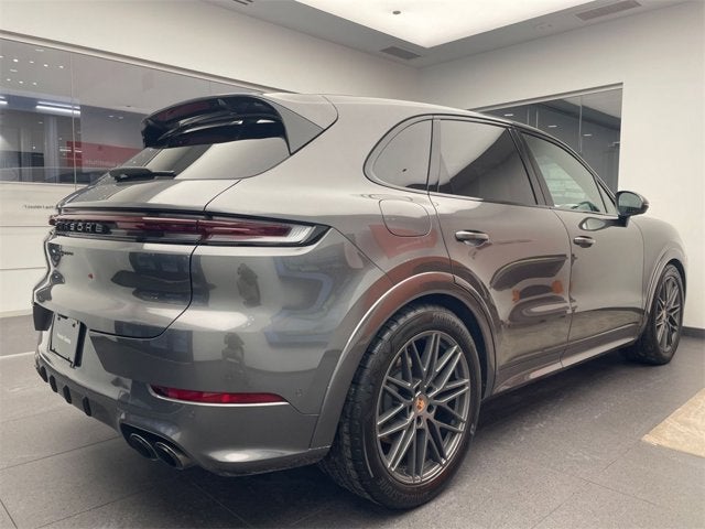2025 Porsche Cayenne Base