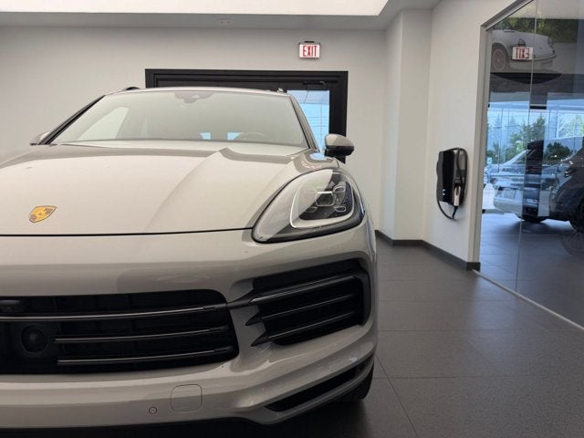2023 Porsche Cayenne Platinum Edition